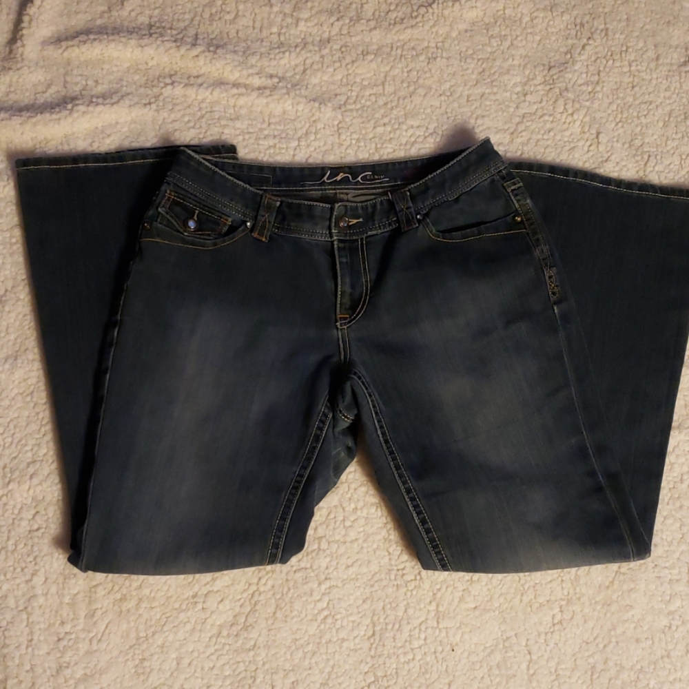 Jeans - Picture 2 of 4